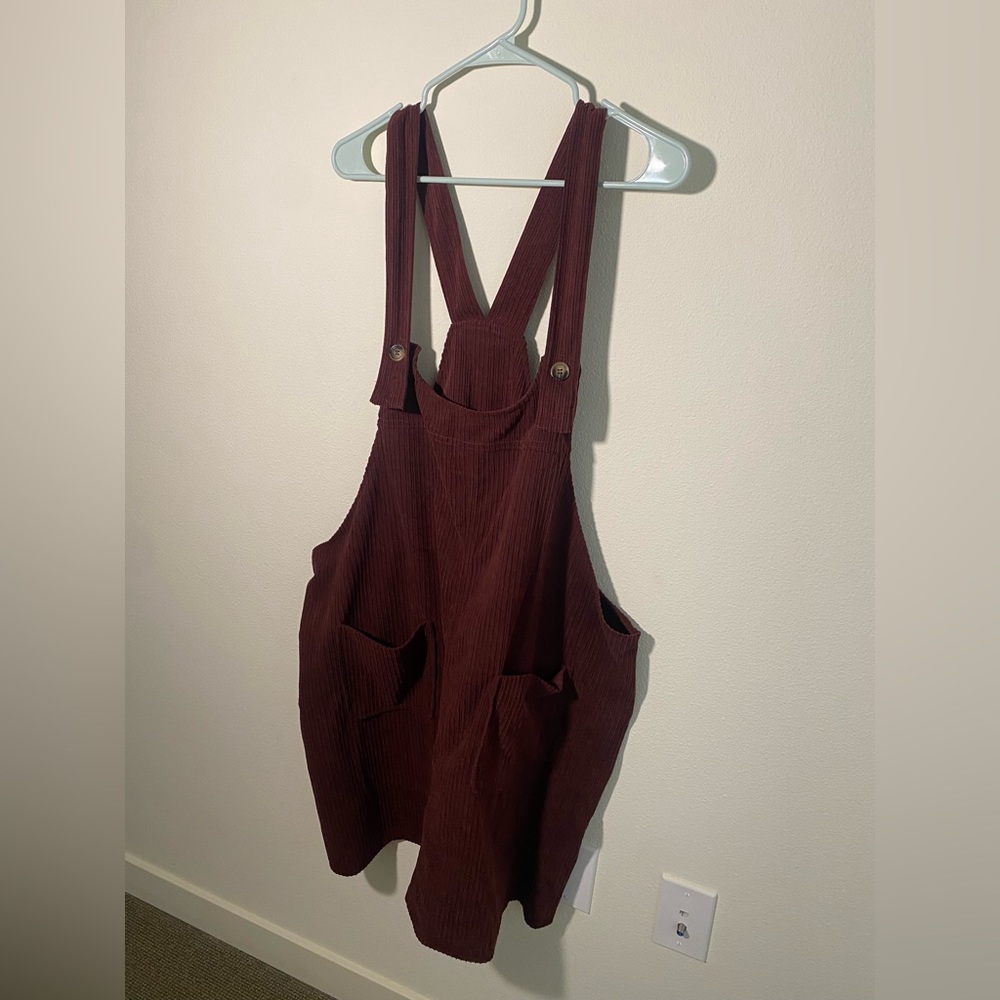 Shein overall dress in maroon. Size 4XL (20)